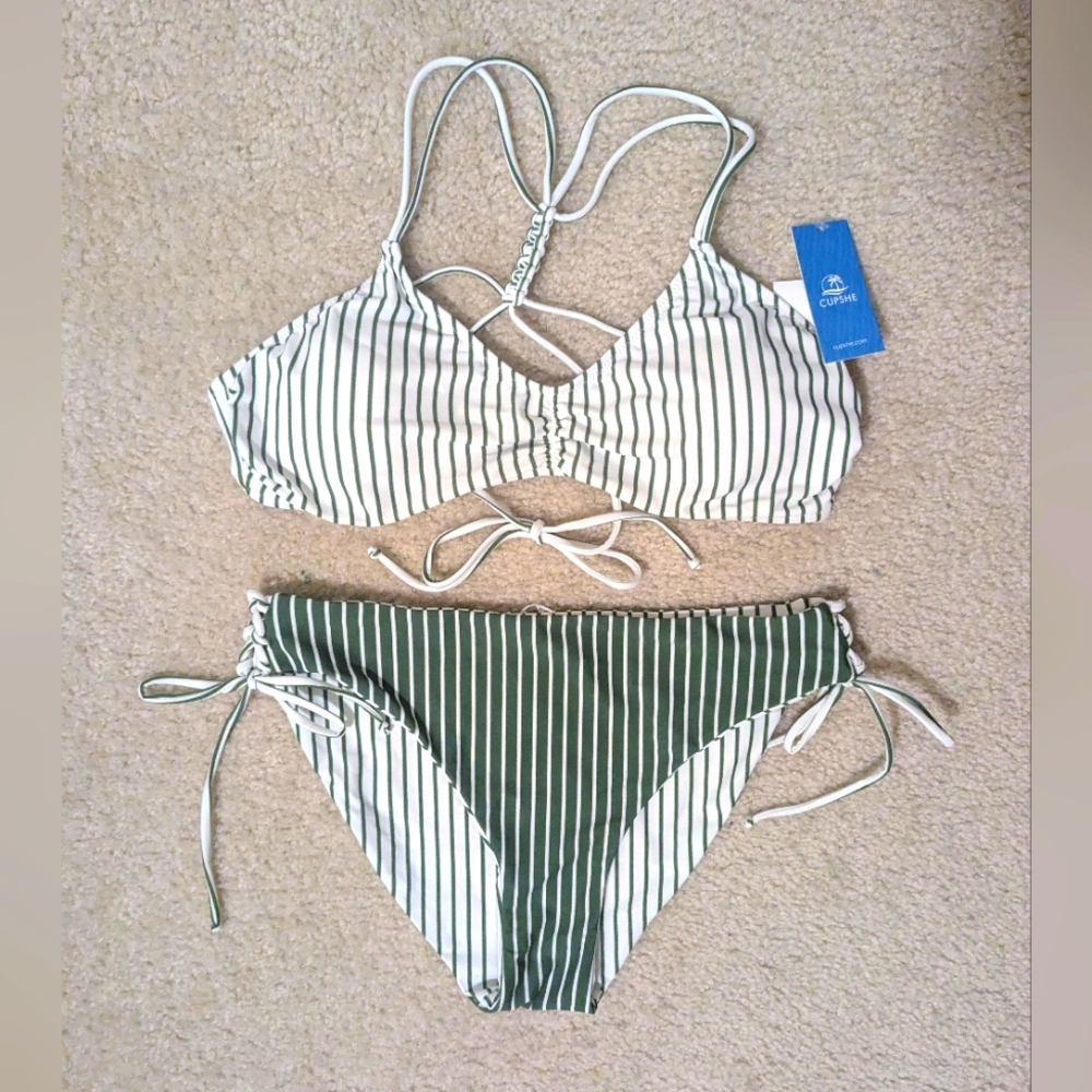 NWT Cupshe Powder & Sage Reversible Bikini Bralette & Tie Bottoms Set